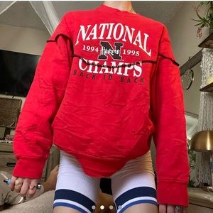 dopest red sweater 🎸☎️🩸💊
Size-Large 
Brand~Urban Outfitters
Condition-New